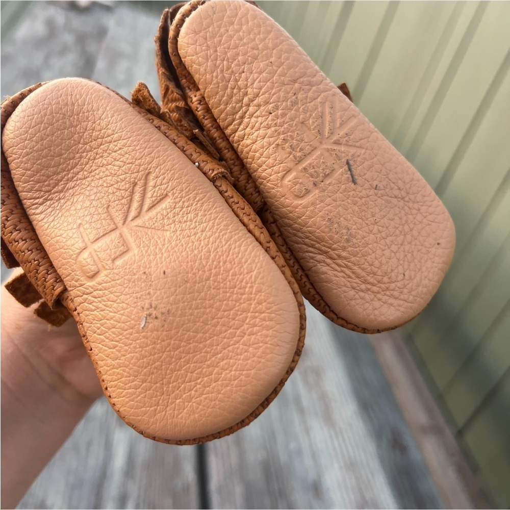 Freshly Picked Soft Sole Leather Fringe Moccasins, Baby Girl Shoes  Color Brown - Picture 4 of 8